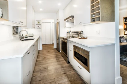 Kitchen Island Photo of 211 235 Keith Road, West Vancouver, BC