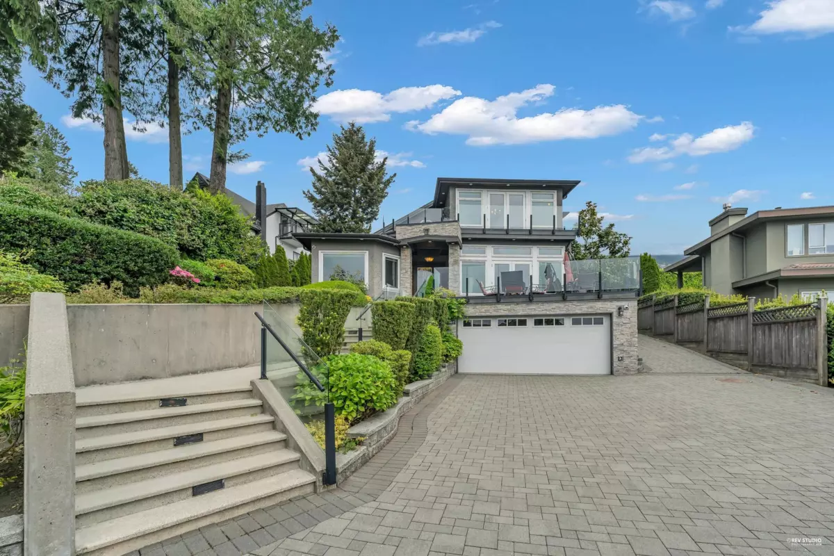Exterior Rear Photo of 2567 Lawson Avenue, West Vancouver, BC