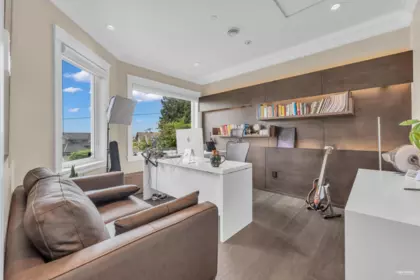 Staircase Photo of 2567 Lawson Avenue, West Vancouver, BC