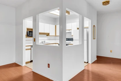 Kitchen Photo of 212 13918 72 Avenue, Surrey, BC
