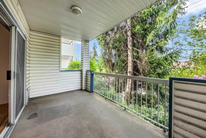 Mudroom Photo of 212 13918 72 Avenue, Surrey, BC