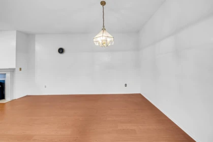 Primary Bathroom Photo of 212 13918 72 Avenue, Surrey, BC