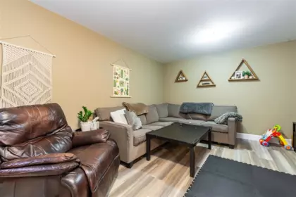 Entry Foyer Photo of 7407 Crestwood Drive, Chilliwack, BC