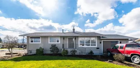 7407 Crestwood Drive, Chilliwack, BC, Chilliwack — Single Family Residence for sale