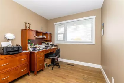 Powder Room Photo of 7407 Crestwood Drive, Chilliwack, BC