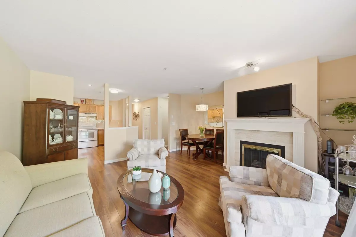 Dining Area Photo of 304 48 Richmond Street, New Westminster, BC