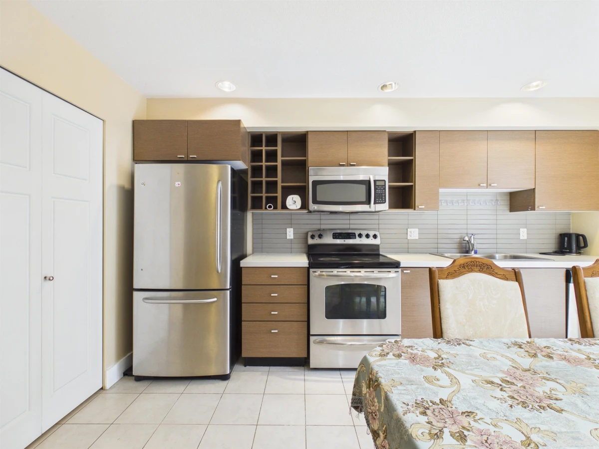 Dining Area Photo of 83 15833 26 Avenue, Surrey, BC
