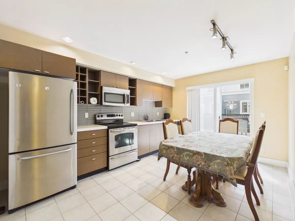 Family Room Photo of 83 15833 26 Avenue, Surrey, BC