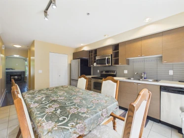 Kitchen Photo of 83 15833 26 Avenue, Surrey, BC