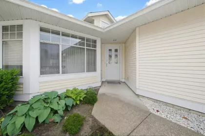 22 9208 208 Street, Langley, BC, Langley — Townhouse for sale