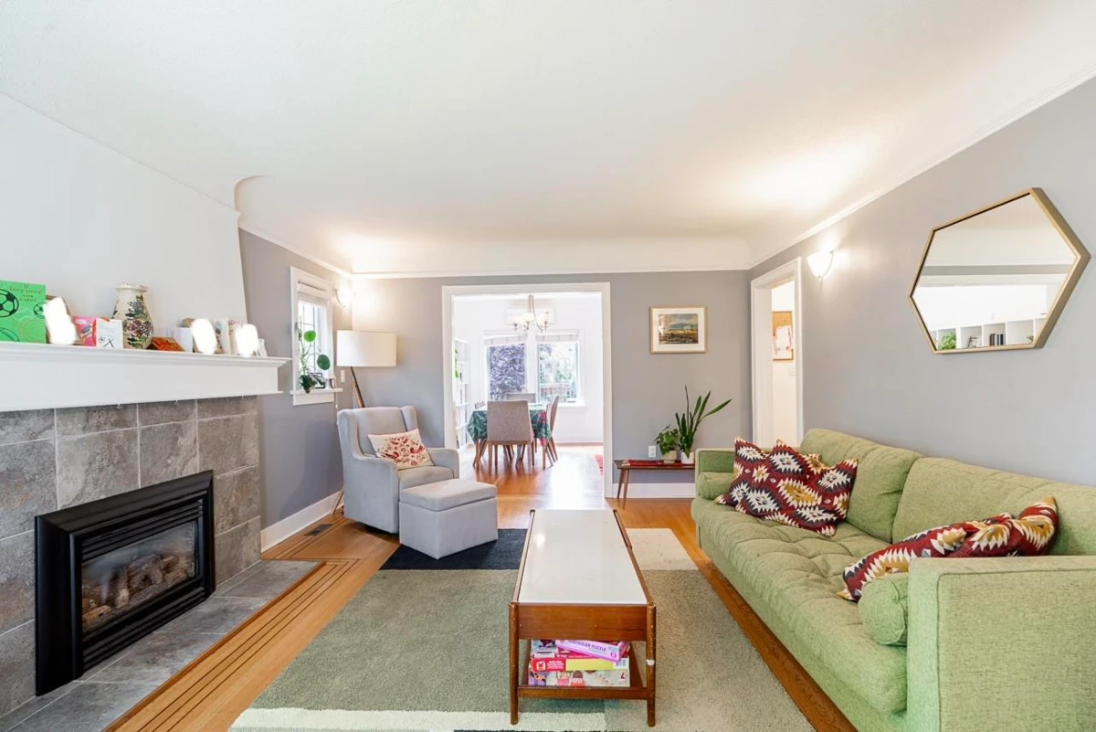 Family Room Photo of 242 W 21st Avenue, Vancouver, BC