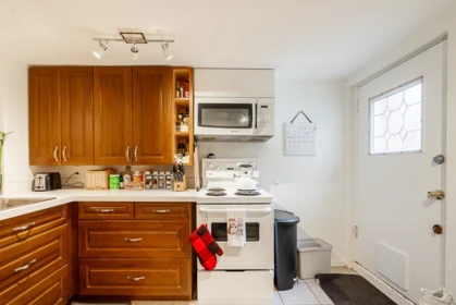 Laundry Room Photo of 242 W 21st Avenue, Vancouver, BC
