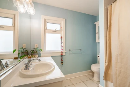 Primary Bathroom Photo of 242 W 21st Avenue, Vancouver, BC