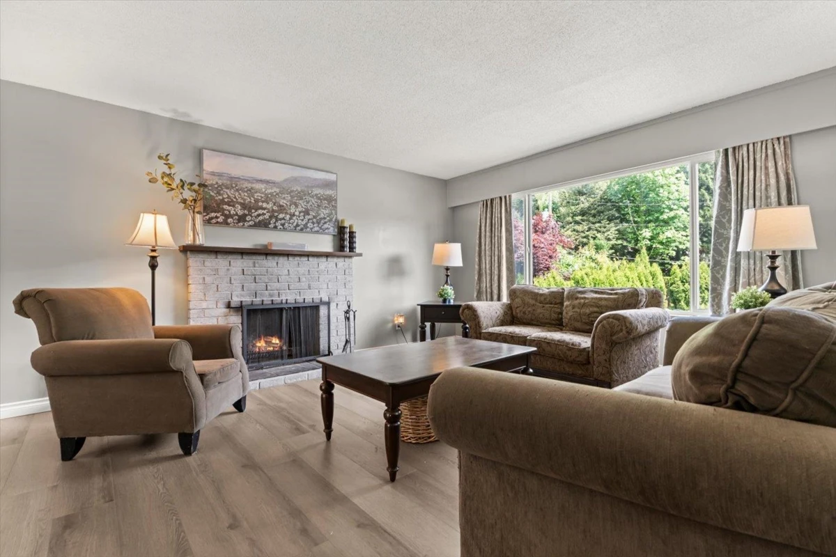 Family Room Photo of 459 Naismith Avenue, Harrison Hot Springs, BC