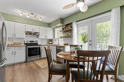 Breakfast Nook Photo of 459 Naismith Avenue, Harrison Hot Springs, BC
