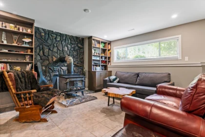 Mudroom Photo of 459 Naismith Avenue, Harrison Hot Springs, BC
