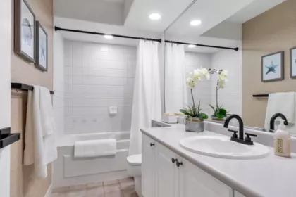 Laundry Room Photo of 1102 Strathaven Drive, North Vancouver, BC