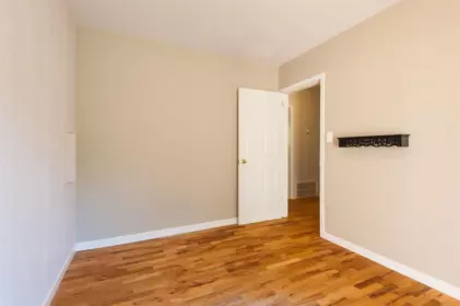 Basement Recreation Room Photo of 15661 Roper Avenue, White Rock, BC