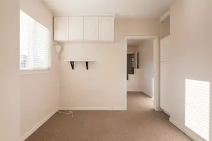 Entry Foyer Photo of 15661 Roper Avenue, White Rock, BC