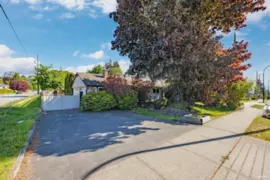 15661 Roper Avenue, White Rock, BC