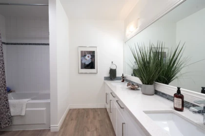 Entry Foyer Photo of 706 1500 Ostler Court, North Vancouver, BC