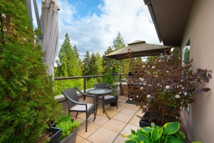 Front Yard Photo of 706 1500 Ostler Court, North Vancouver, BC