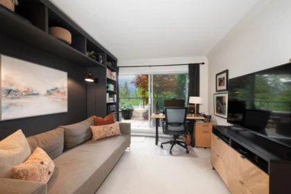 Mudroom Photo of 706 1500 Ostler Court, North Vancouver, BC
