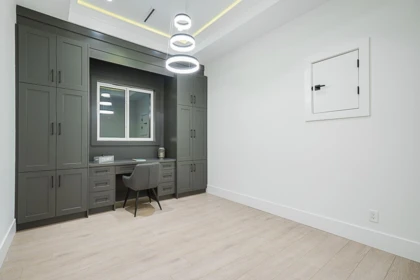 Entry Foyer Photo of 12881 104 Avenue, Surrey, BC