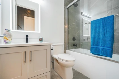 Hallway Photo of 12881 104 Avenue, Surrey, BC