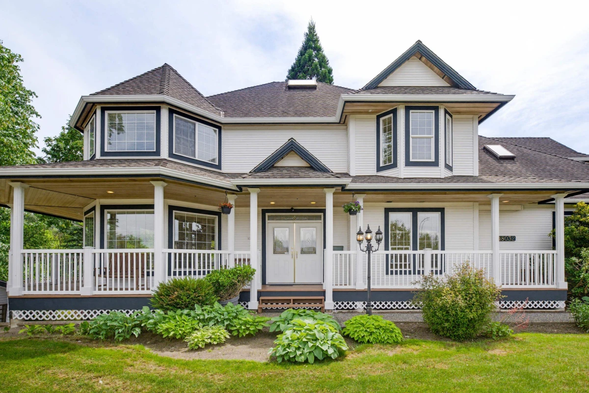 Living Room Photo of 18032 98 Avenue, Surrey, BC