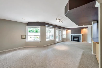 Entry Foyer Photo of 18032 98 Avenue, Surrey, BC