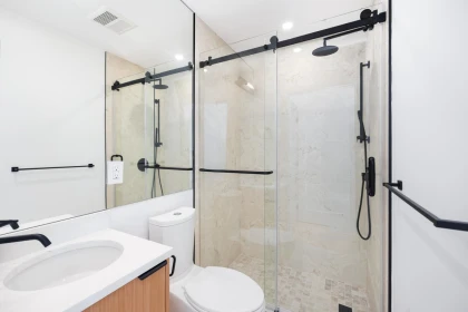 Primary Bathroom Photo of 265 W 6th Street, North Vancouver, BC