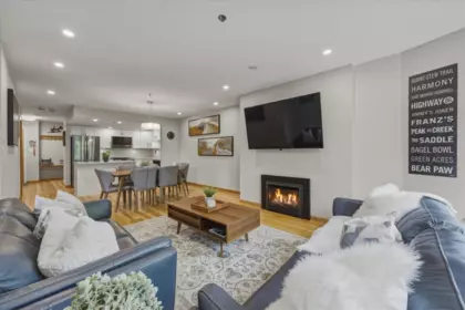 230 3309 Ptarmigan Place, Whistler, BC, Whistler — Apartment/Condo for sale