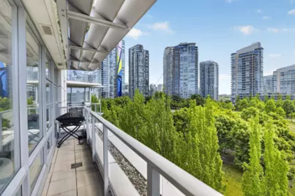 Basement Recreation Room Photo of 801 633 Kinghorne Mews, Vancouver, BC