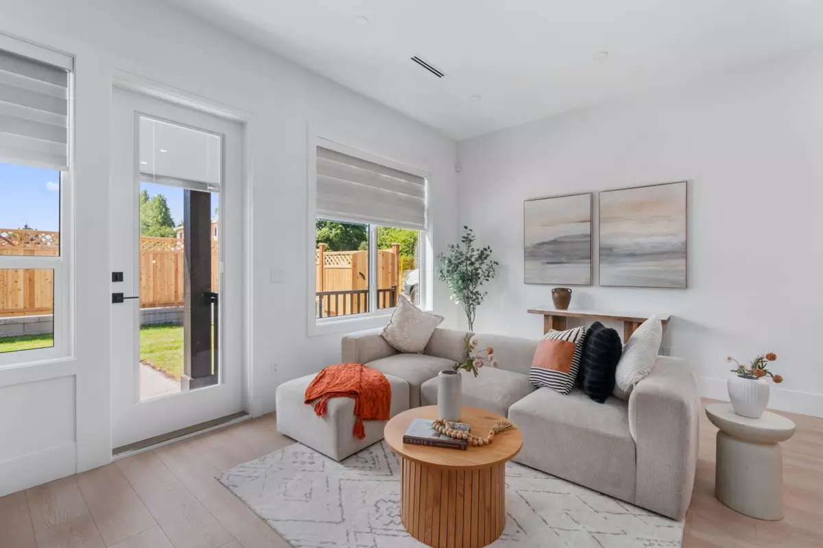 Family Room Photo of 11478 92 Avenue, Delta, BC