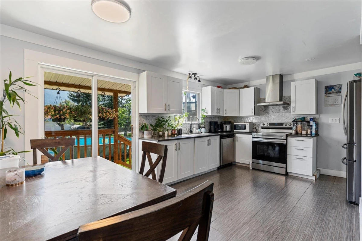 Dining Area Photo of 50970 Yale Road, Rosedale, BC