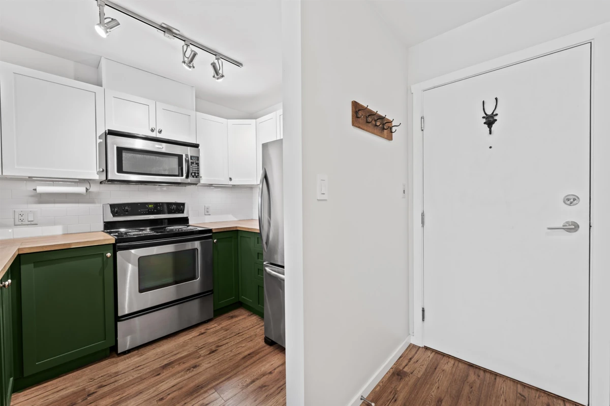 Family Room Photo of 312 315 Knox Street, New Westminster, BC