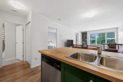 Kitchen Photo of 312 315 Knox Street, New Westminster, BC