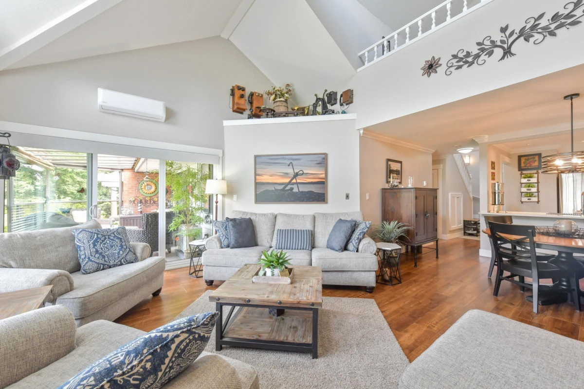 Family Room Photo of 311 15270 17th Avenue, Surrey, BC