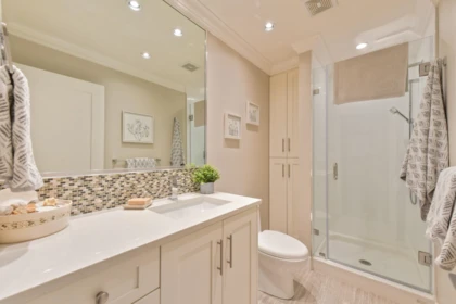 Guest Bathroom Photo of 311 15270 17th Avenue, Surrey, BC