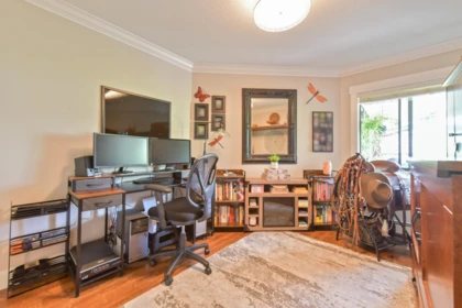 Office / Den Photo of 311 15270 17th Avenue, Surrey, BC