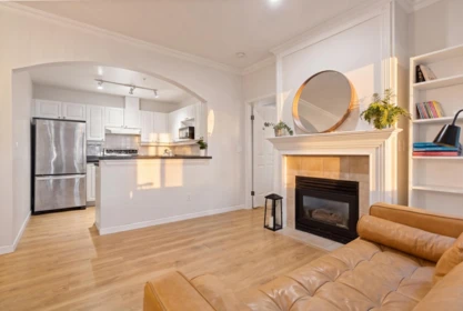 Kitchen Photo of 102 2588 Alder Street, Vancouver, BC