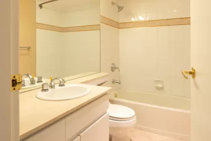Mudroom Photo of 19A 328 Taylor Way, West Vancouver, BC