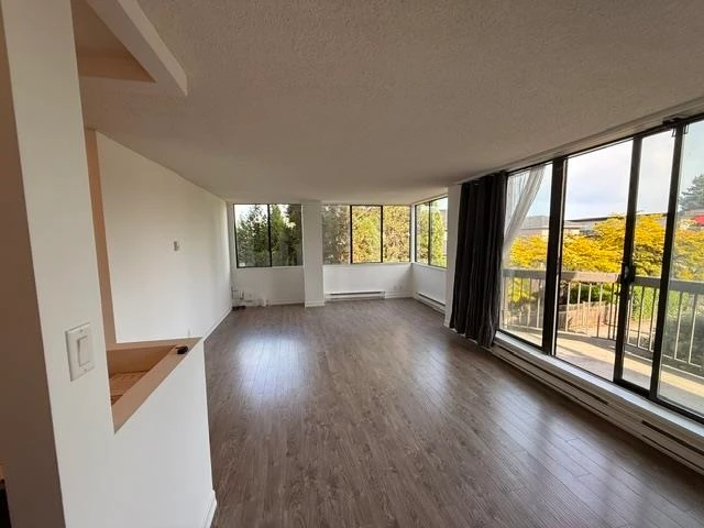 Family Room Photo of 303 6540 Burlington Avenue, Burnaby, BC