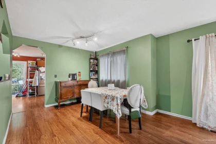 Kitchen Island Photo of 7253 140a Street, Surrey, BC