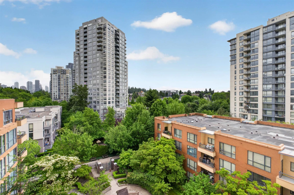 Family Room Photo of 702 5288 Melbourne Street, Vancouver, BC