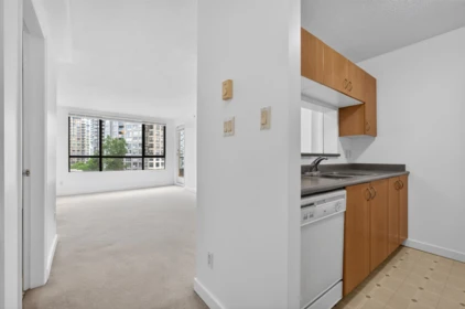 Kitchen Island Photo of 702 5288 Melbourne Street, Vancouver, BC