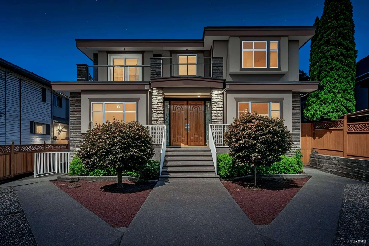 Exterior Rear Photo of 648 E 3rd Street, North Vancouver, BC