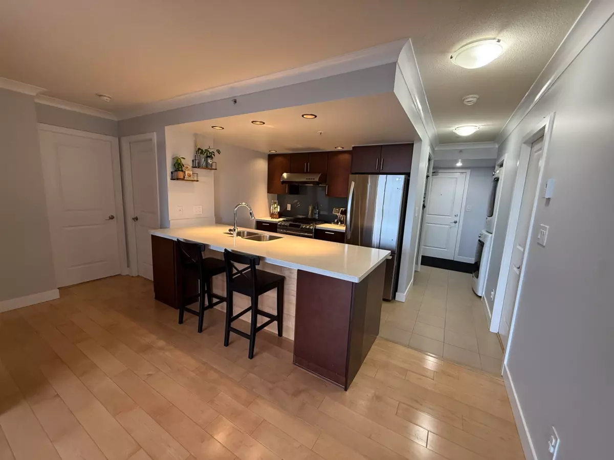 Family Room Photo of 1008 9188 Hemlock Drive, Richmond, BC