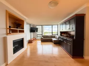Kitchen Photo of 1008 9188 Hemlock Drive, Richmond, BC